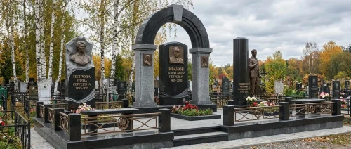 Мемориальный комплекс на могилу. Отличия от стандартных памятников